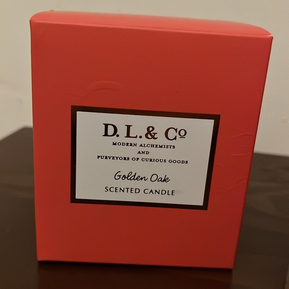 NIB D.L. & Co Golden Oak Scented Candle - Picture 4 of 5